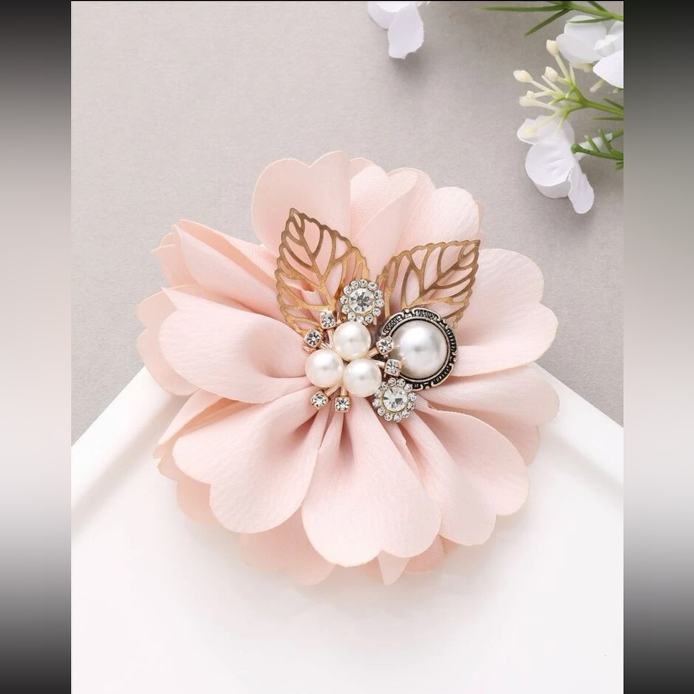 🌸 Lovely Faux Pearl Jeweled Floral Flower Pink Alligator Hair Clip 🌸